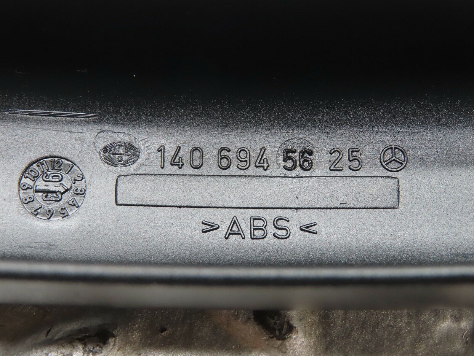 19326 Mercedes-Benz C140 CL420 Coupe Trunk Lid Hinge Cover Pair 1406945525