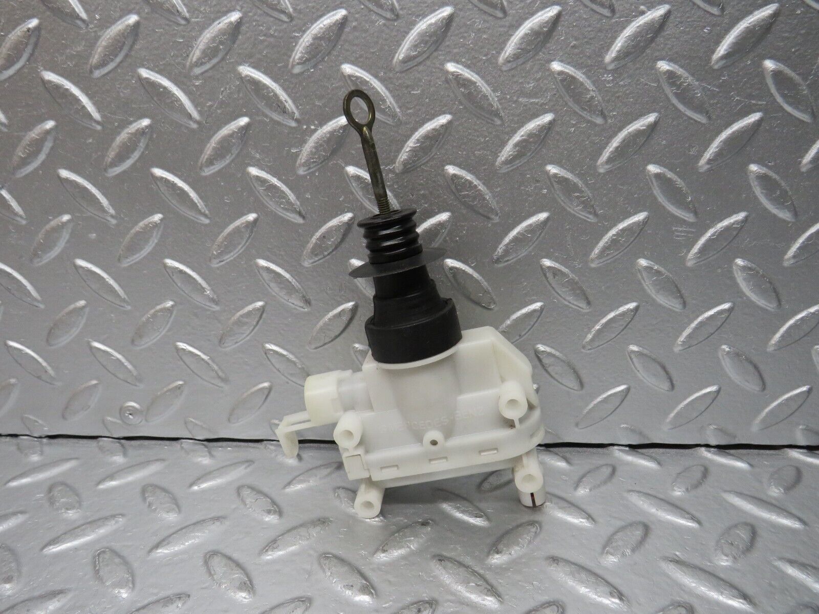 31396 Mercedes-Benz S124 220TE Door Lock Vacuum Actuator Hella Front Left