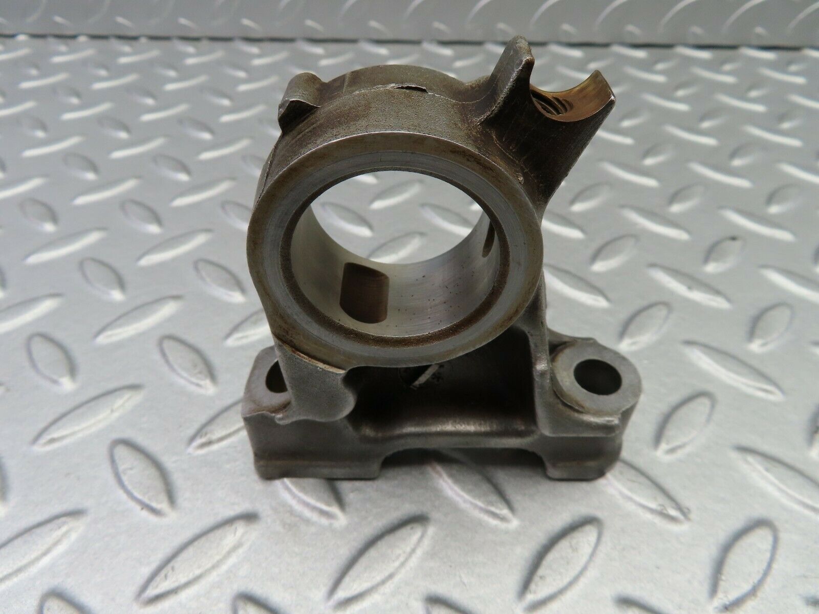 6293 Mercedes-Benz W126 380SE Camshaft Bearing Tower 1160513610