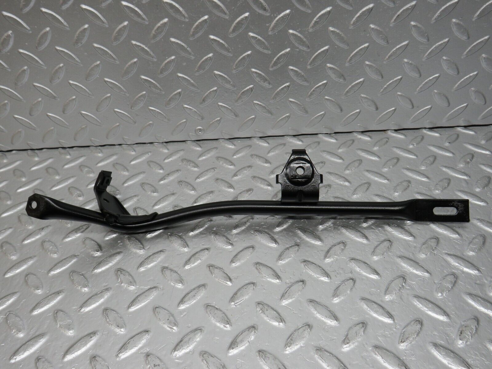 32540 Mercedes-Benz S124 300TE Wagon Horn Bracket