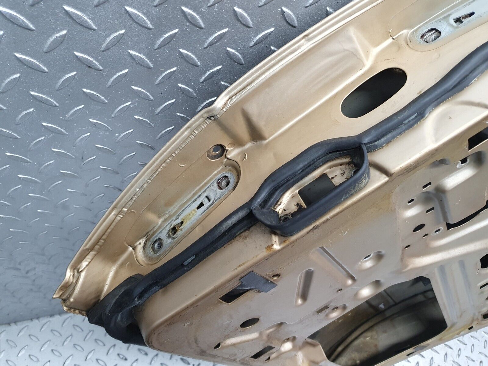 41369 Mercedes-Benz W124 200E Rear Right Door