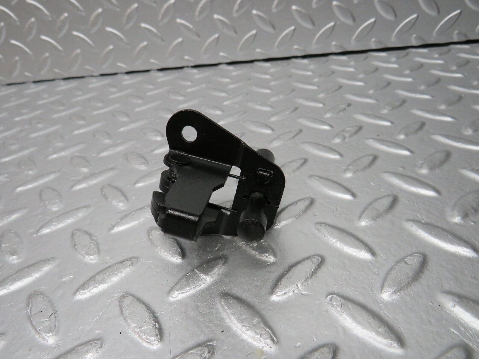 30911 Mercedes-Benz W201 190E 2.0L Bonnet Lock Catch 2018800260