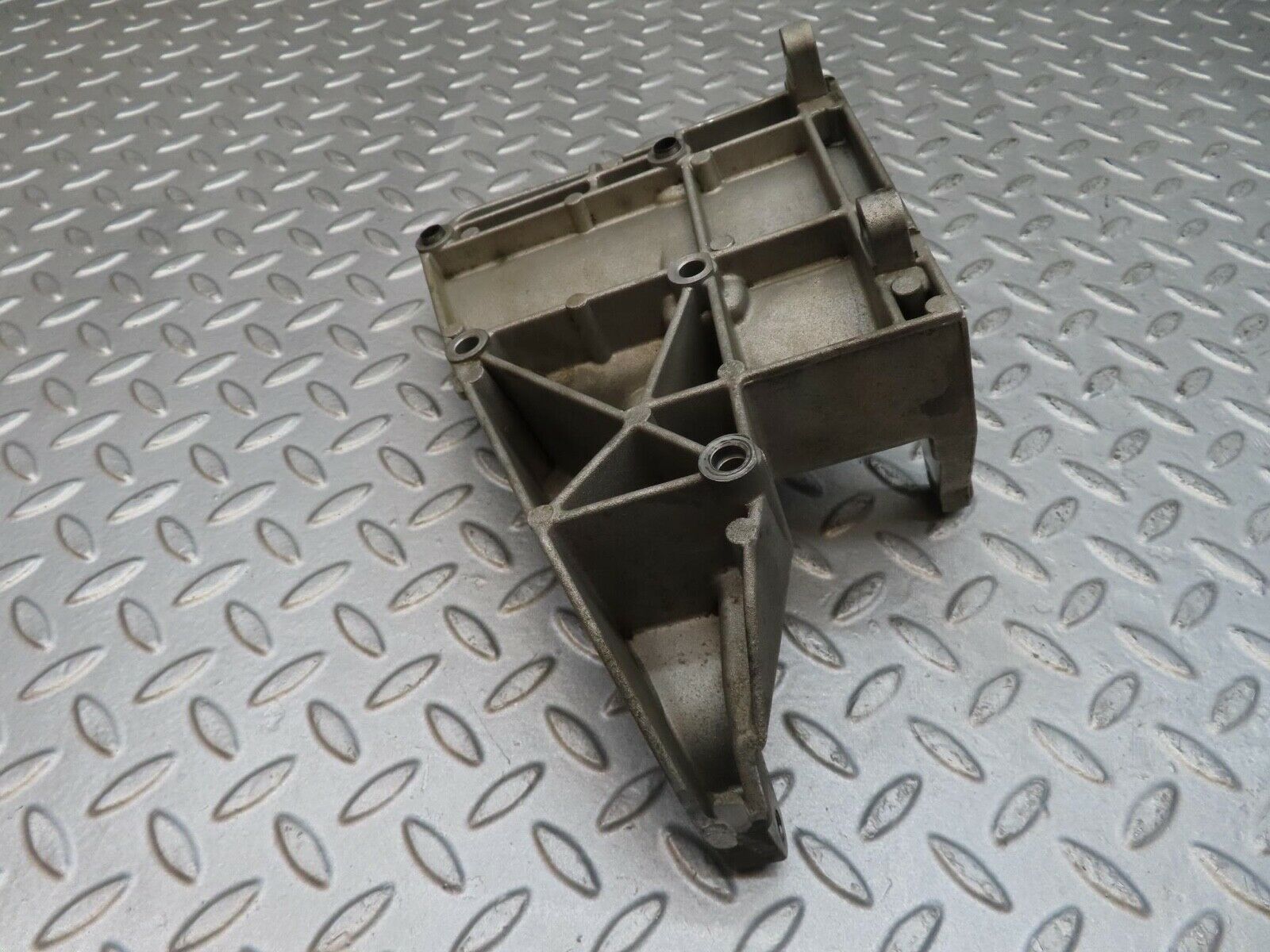 12207 Mercedes-Benz R129 300SL Coupe Alternator Generator Bracket 1041550135