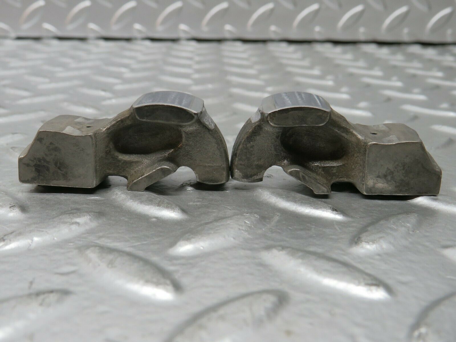 23572 Mercedes-Benz W114 280E Valve Rocker Arm With Retaining Spring