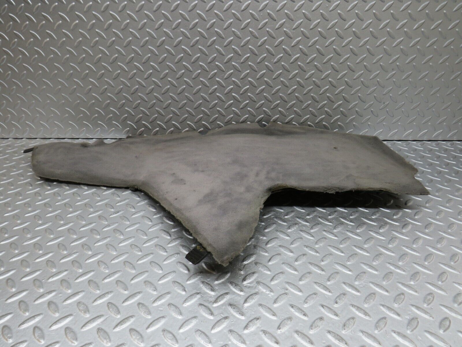 36233 Mercedes-Benz W126 420SE Centre Console Carpet Left Grey 1266831525