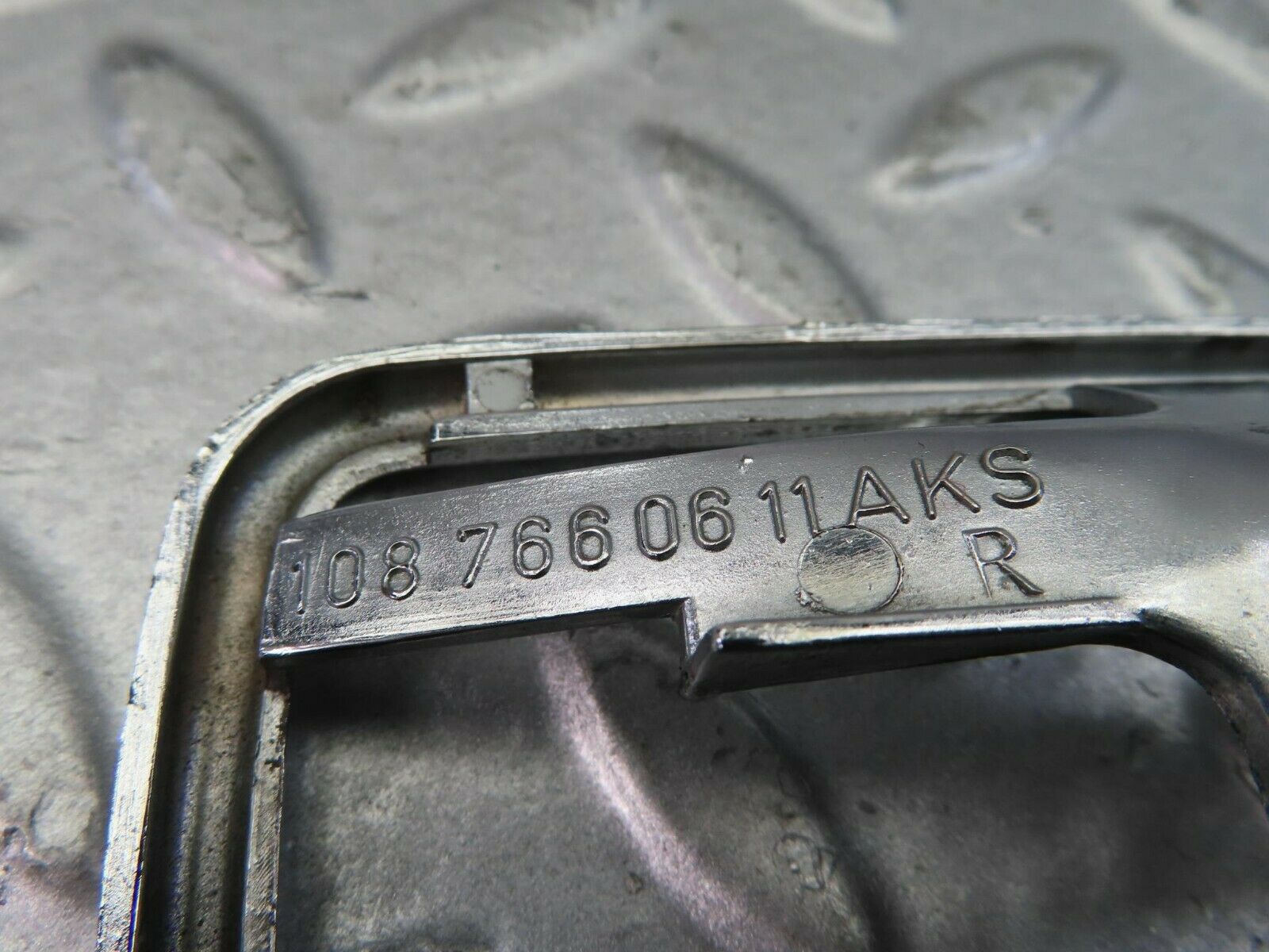 9111 Mercedes-Benz W108 Chrome Frame For Door Opener Right 1087660611