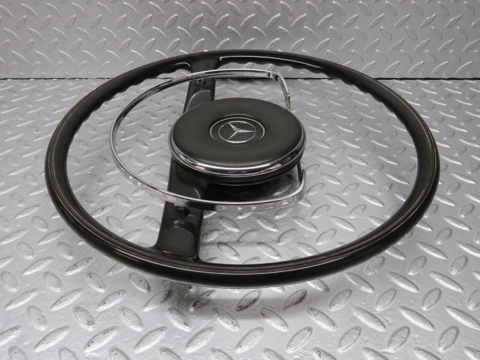 40292 Mercedes-Benz W110 230 Steering Wheel