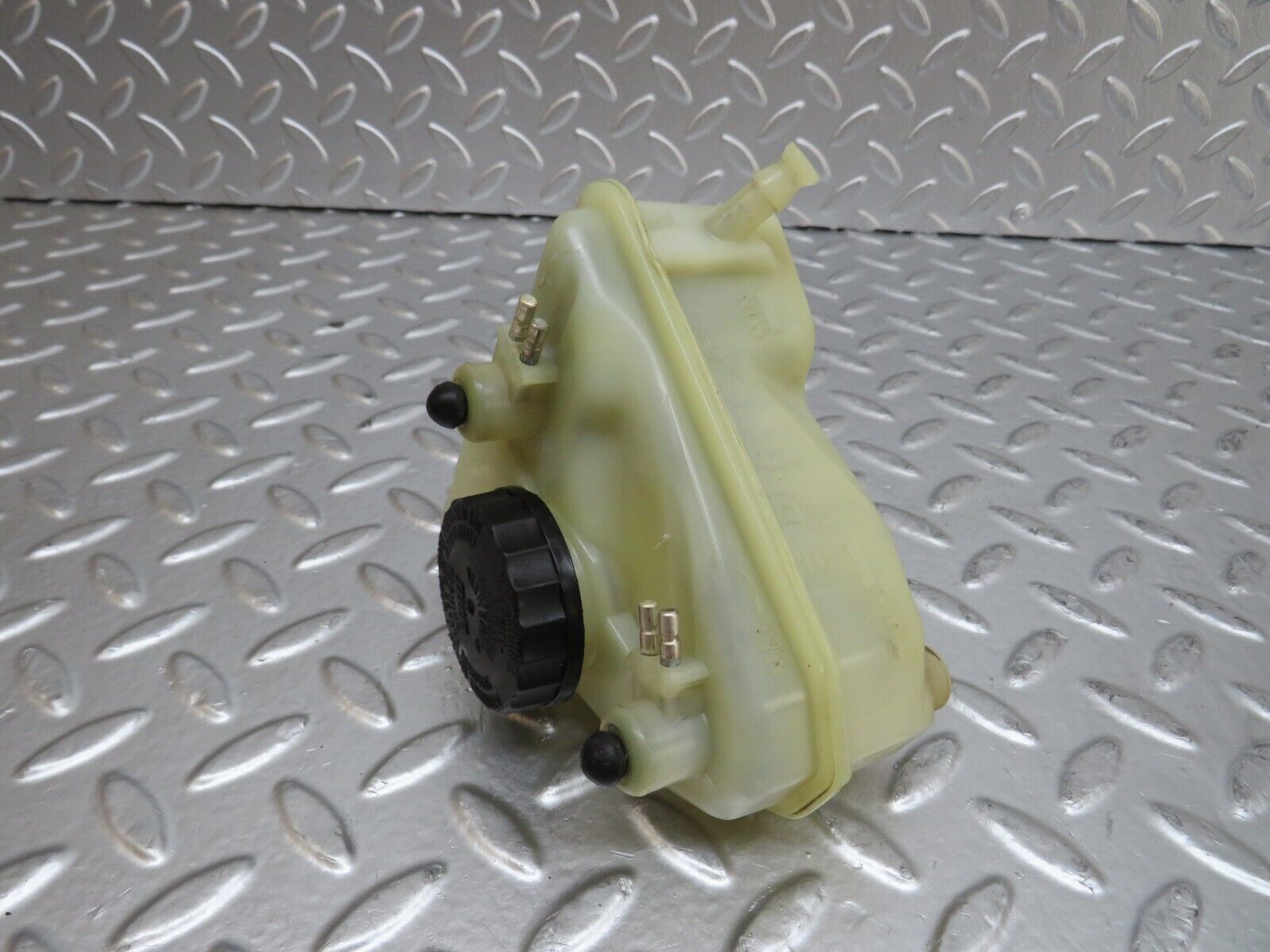 25405 Mercedes-Benz W123 200 Brake Fluid Reservoir Tank DBA