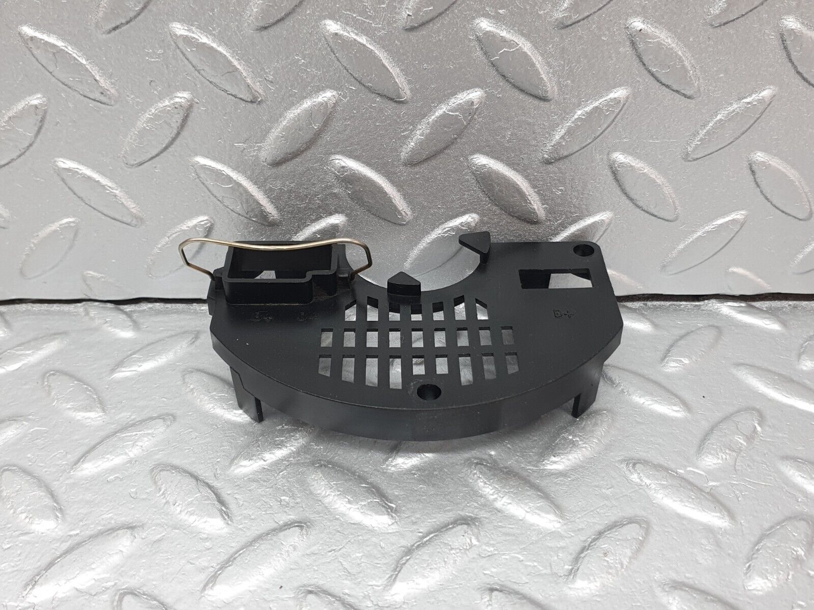 40795 Mercedes-Benz W123 300D Alternator Generator Back Plastic Cover