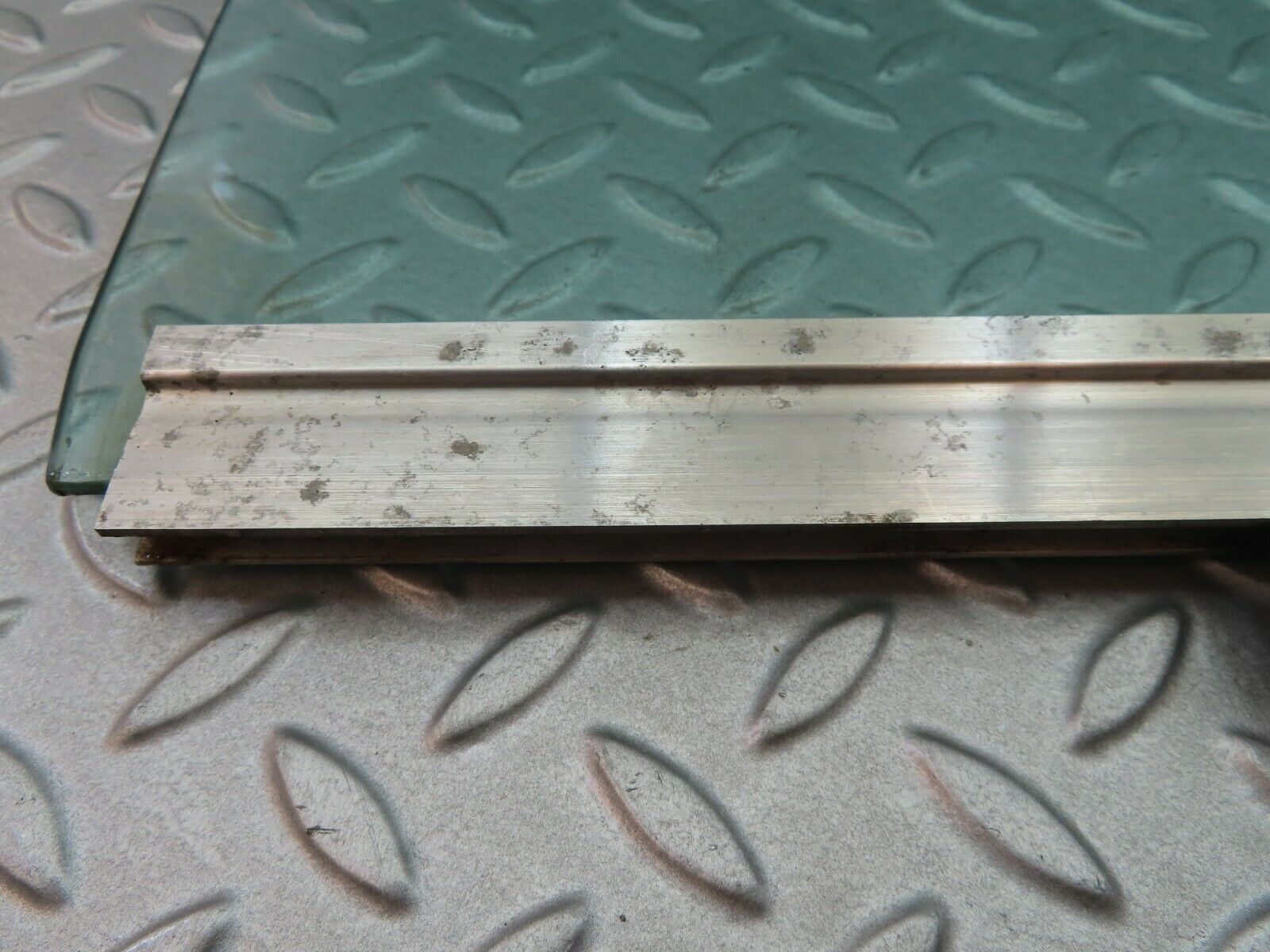 6309 Mercedes-Benz W126 380SE Rear Left Door Window Glass