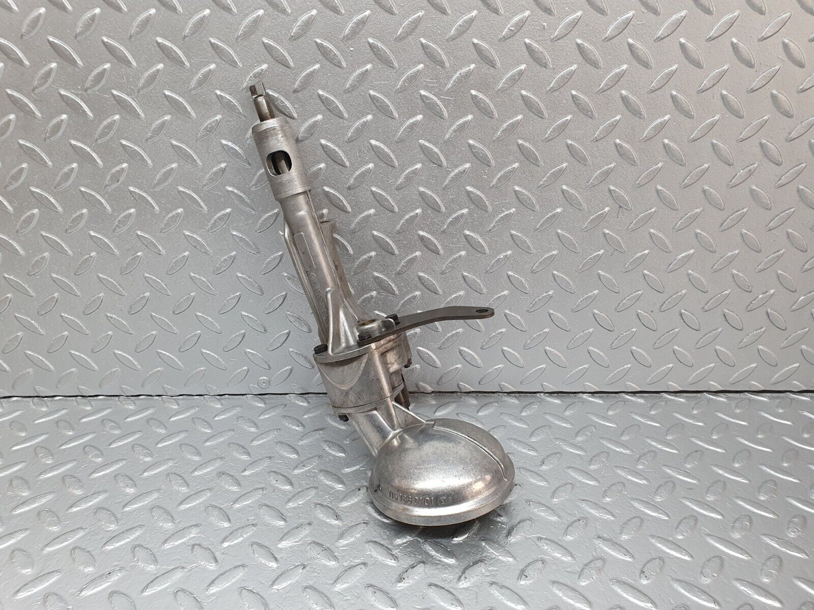 40870 Mercedes-Benz W123 240D Oil Pump 1151860101 6151800202