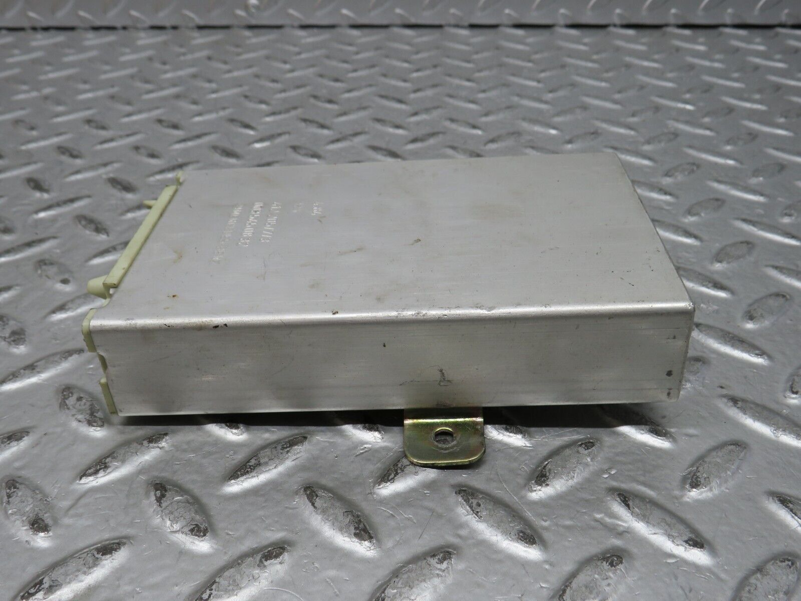 28748 Mercedes-Benz W123 230E Cruise Control Amplifier Module 0035450832