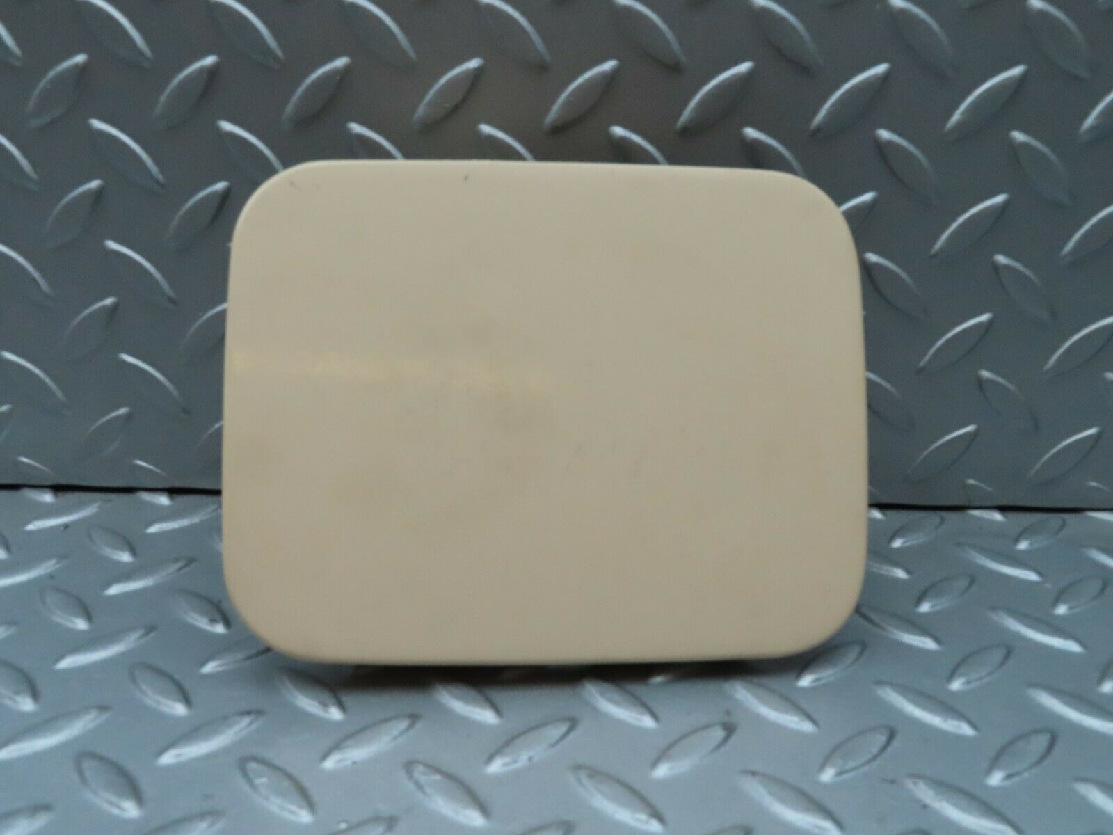 3989 Mercedes-Benz S123 200T Wagon Fuel Tank Flap Cap 1235841639