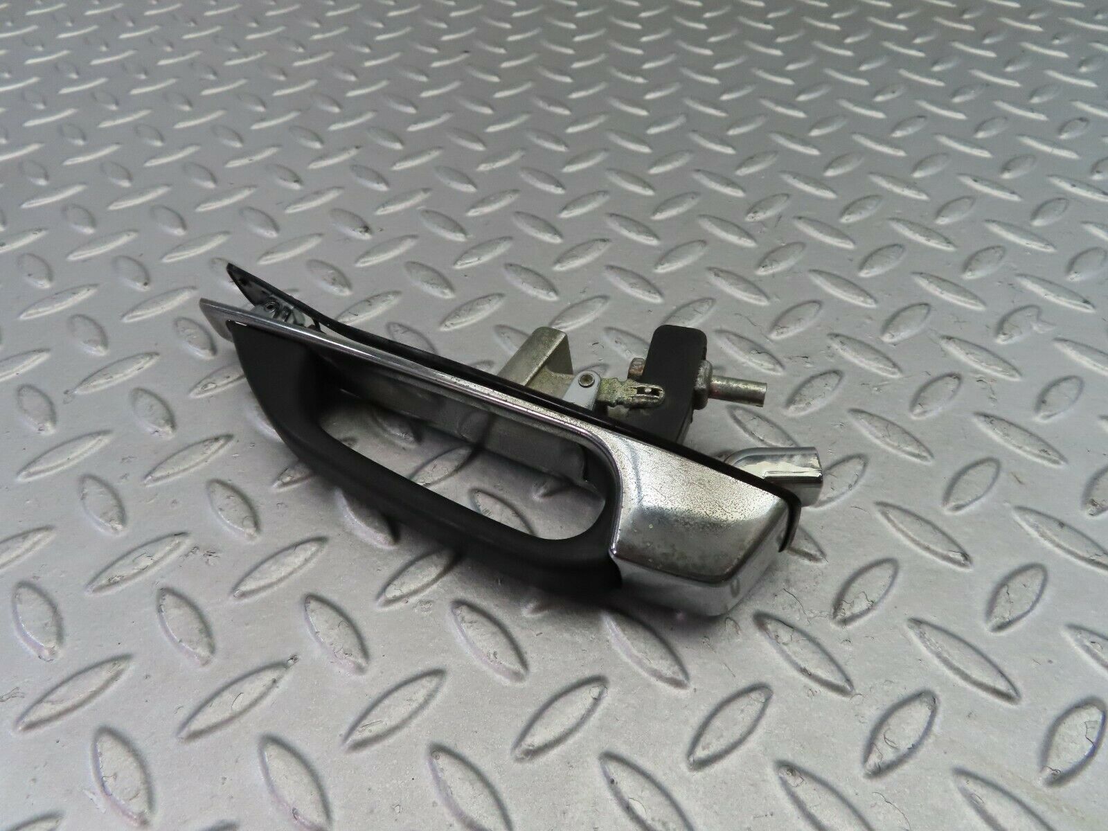 7698 Mercedes-Benz S123 230TE Wagon Exterior Chrome Door Handle 1237600359