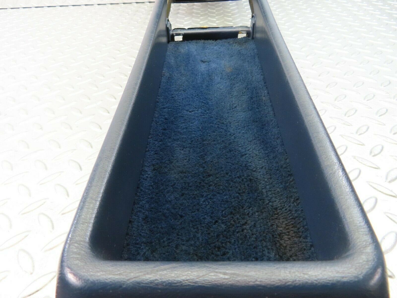 9367 Mercedes-Benz C124 300CE Coupe Centre Console Blue