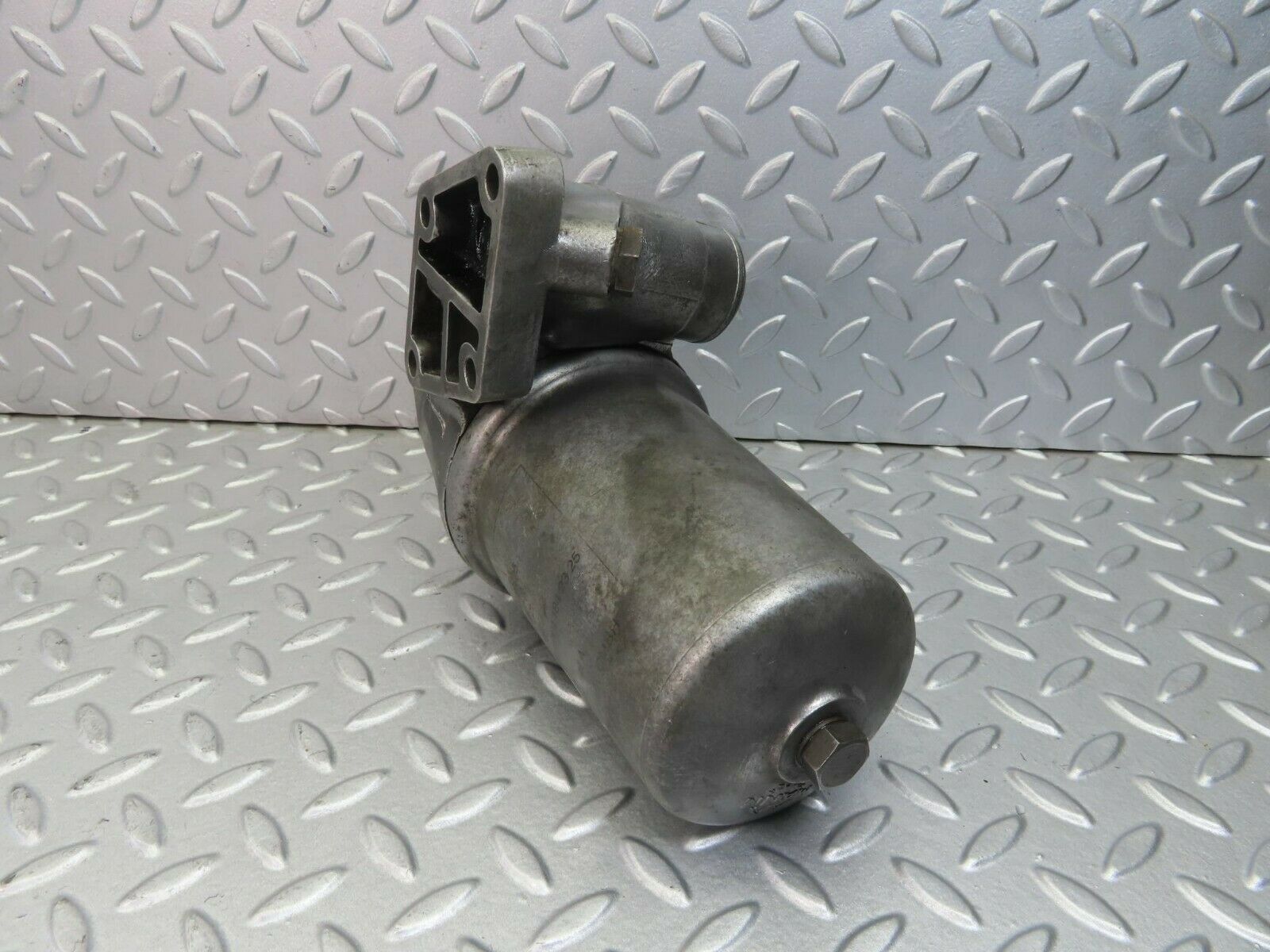 8766 Mercedes-Benz W114 Oil Filter Housing 1101800010