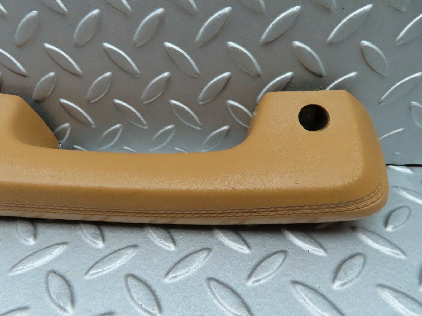 5719 Mercedes-Benz W123 200 Interior Door Handle Rear Right 1239702001