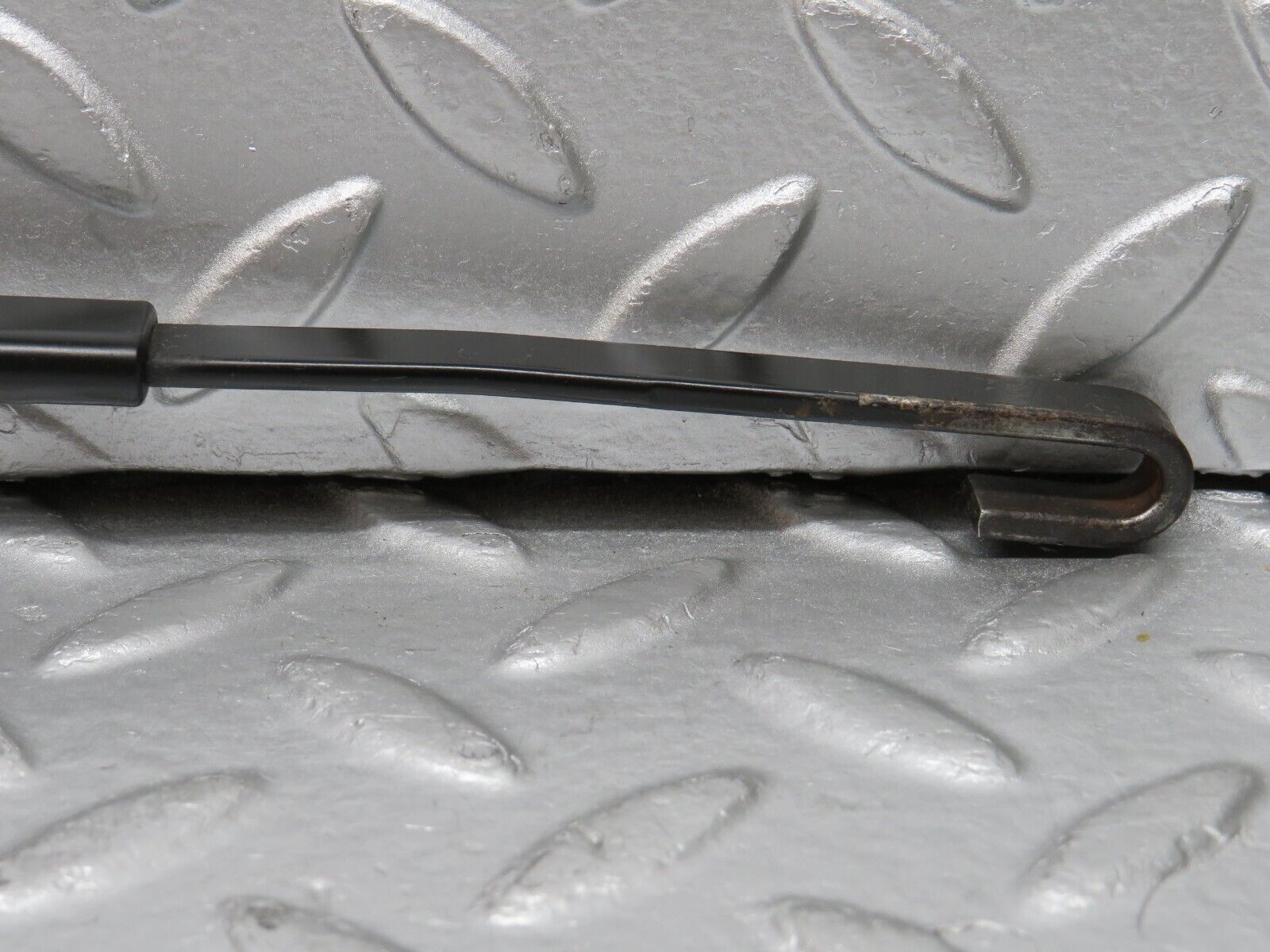 31495 Mercedes-Benz S124 220TE Wagon Wiper Arm Bosch