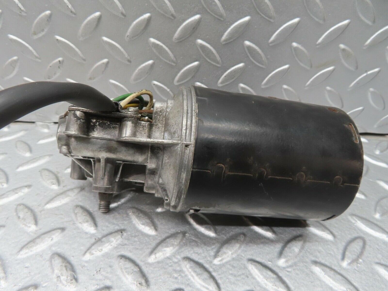 13576 Mercedes-Benz W123 200 Wiper Motor Bosch