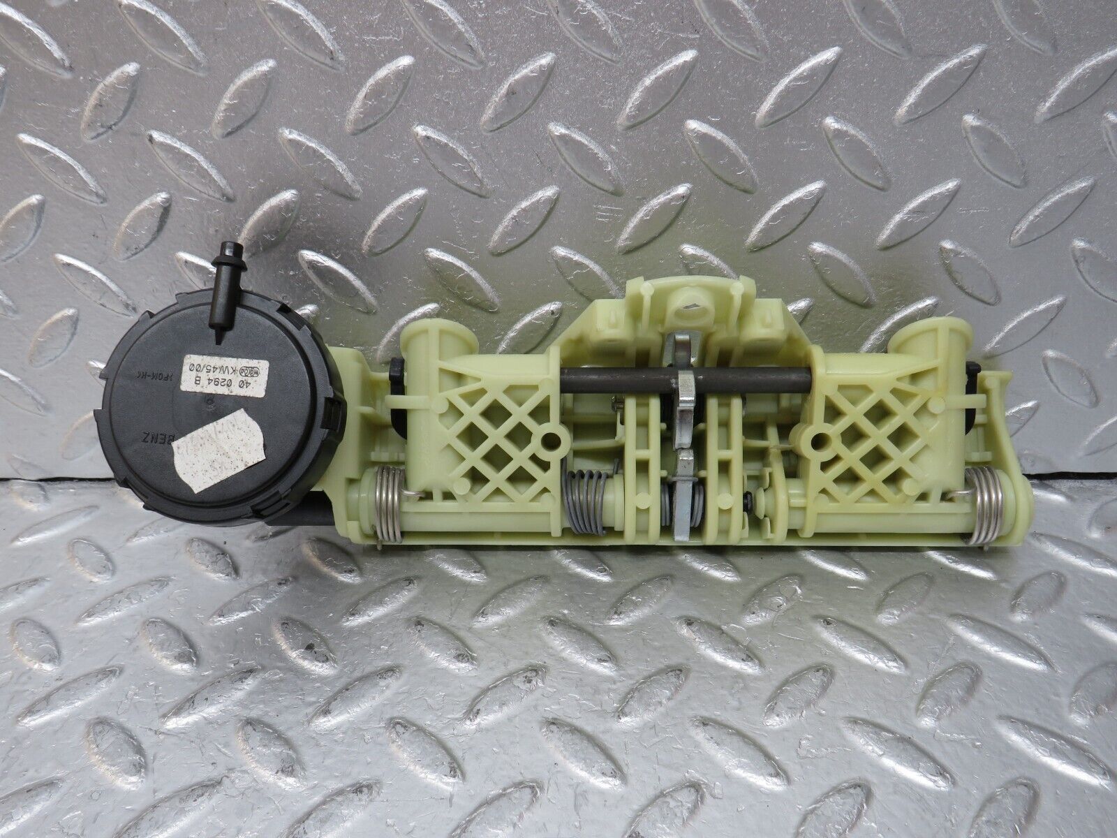 34910 Mercedes-Benz W210 320E Rear Headrest Folding Mechanism 400294B