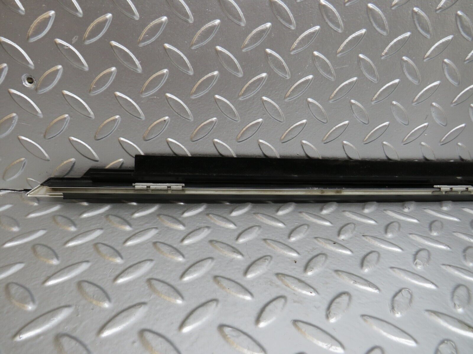 24887 Mercedes-Benz W140 S320 Front Right Door Chrome Moulding Trim