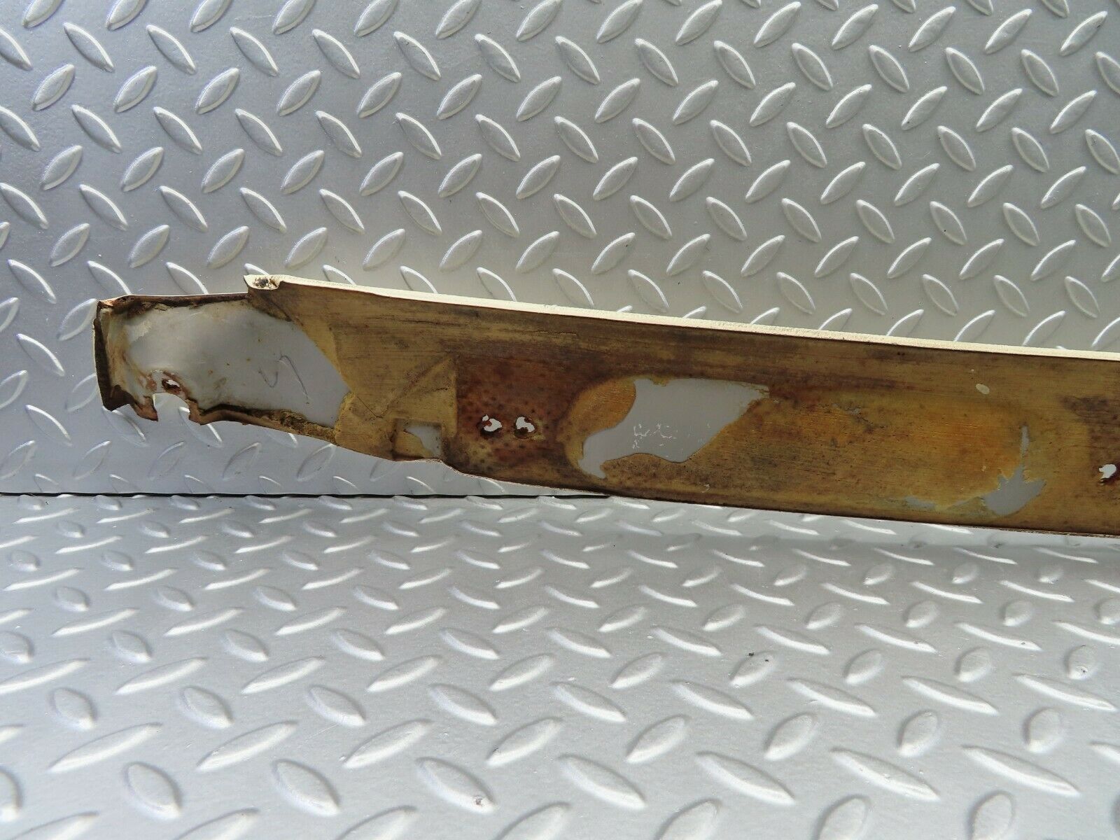 6911 Mercedes-Benz C107 350SLC Coupe C Pillar Cover Right Side