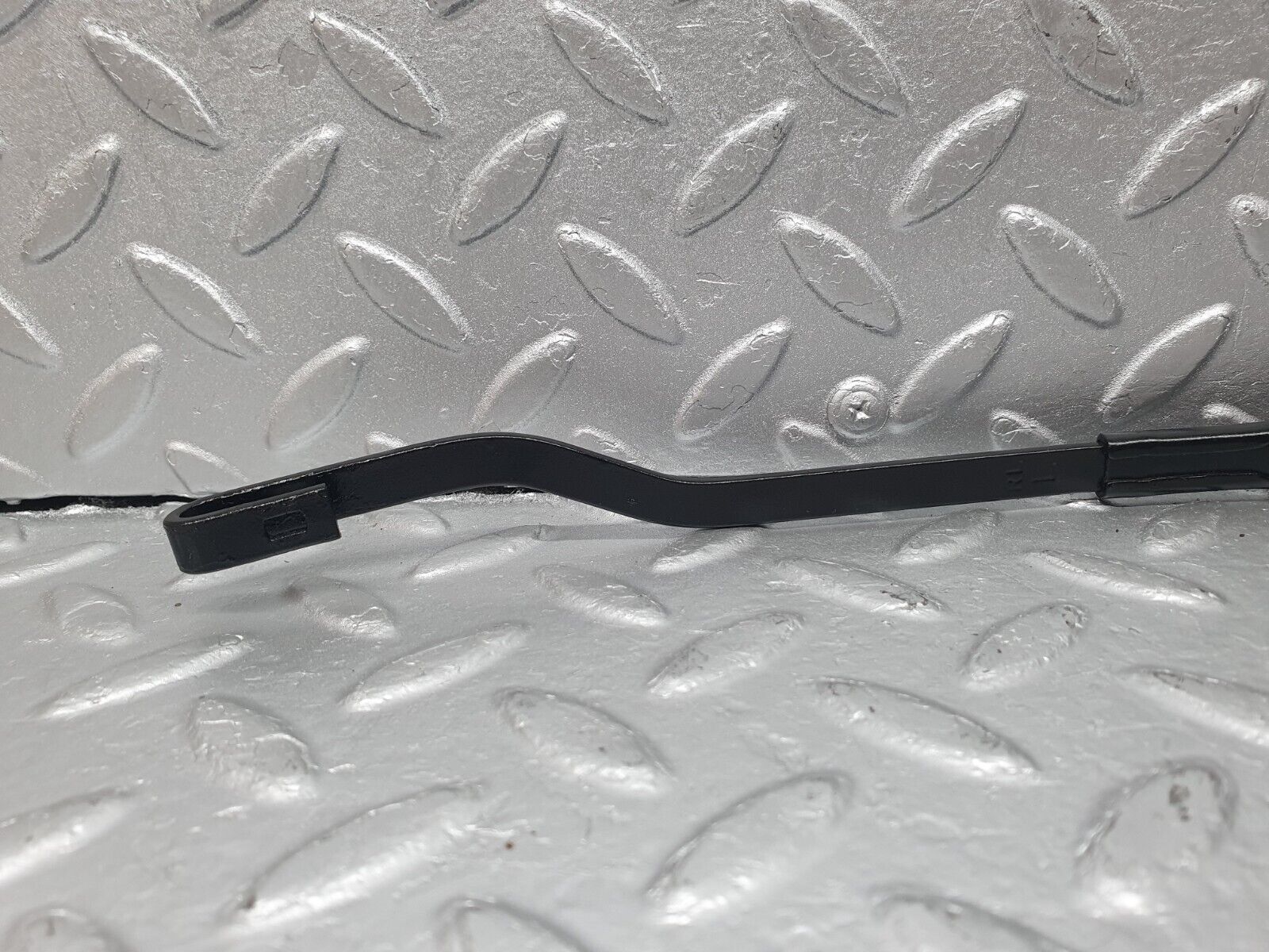 40731 Mercedes-Benz W123 300D Wiper Arm Bosch Left Side 3399990553