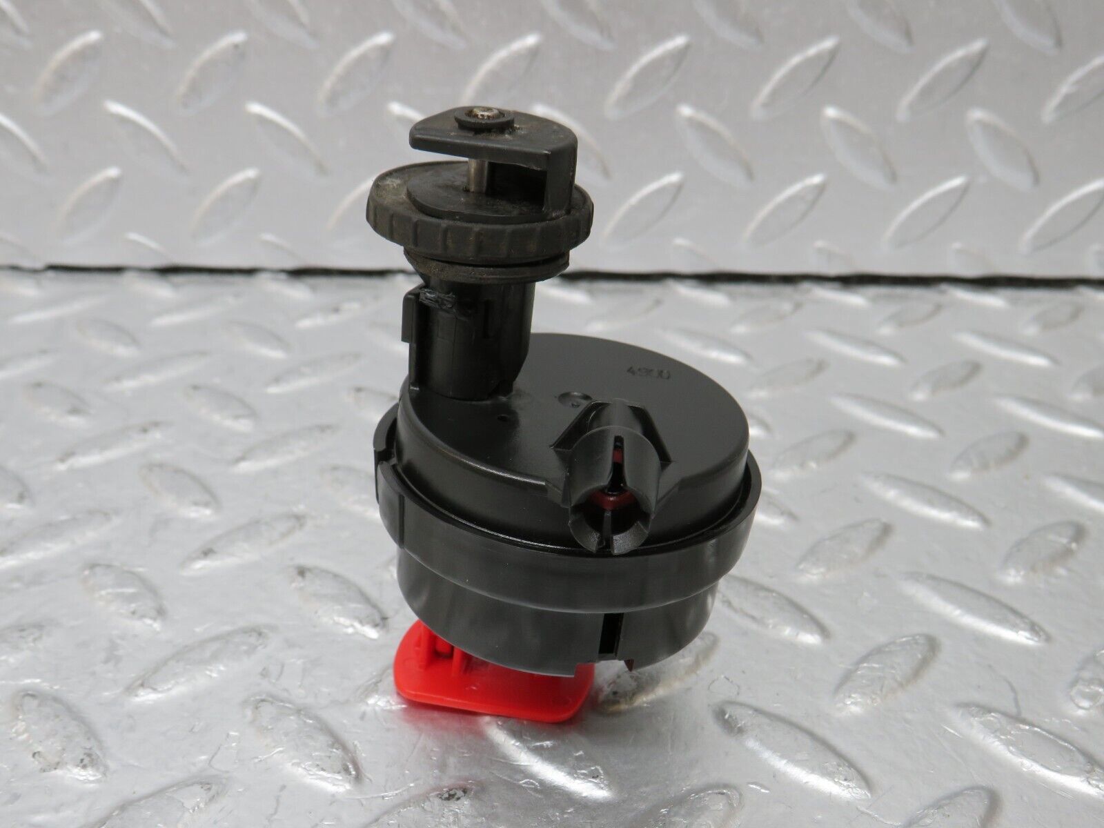 34895 Mercedes-Benz W210 320E Fuel Tank Flap Cap Vacuum Actuator