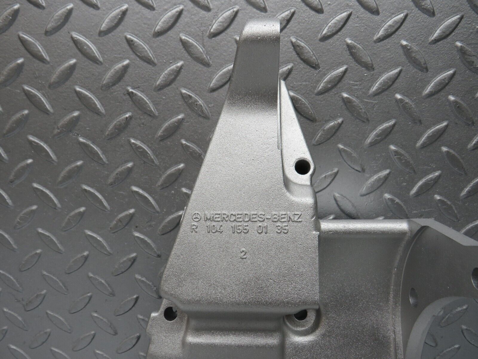 38134 Mercedes-Benz A124 320E Cabriolet Alternator Generator Bracket 1041550135