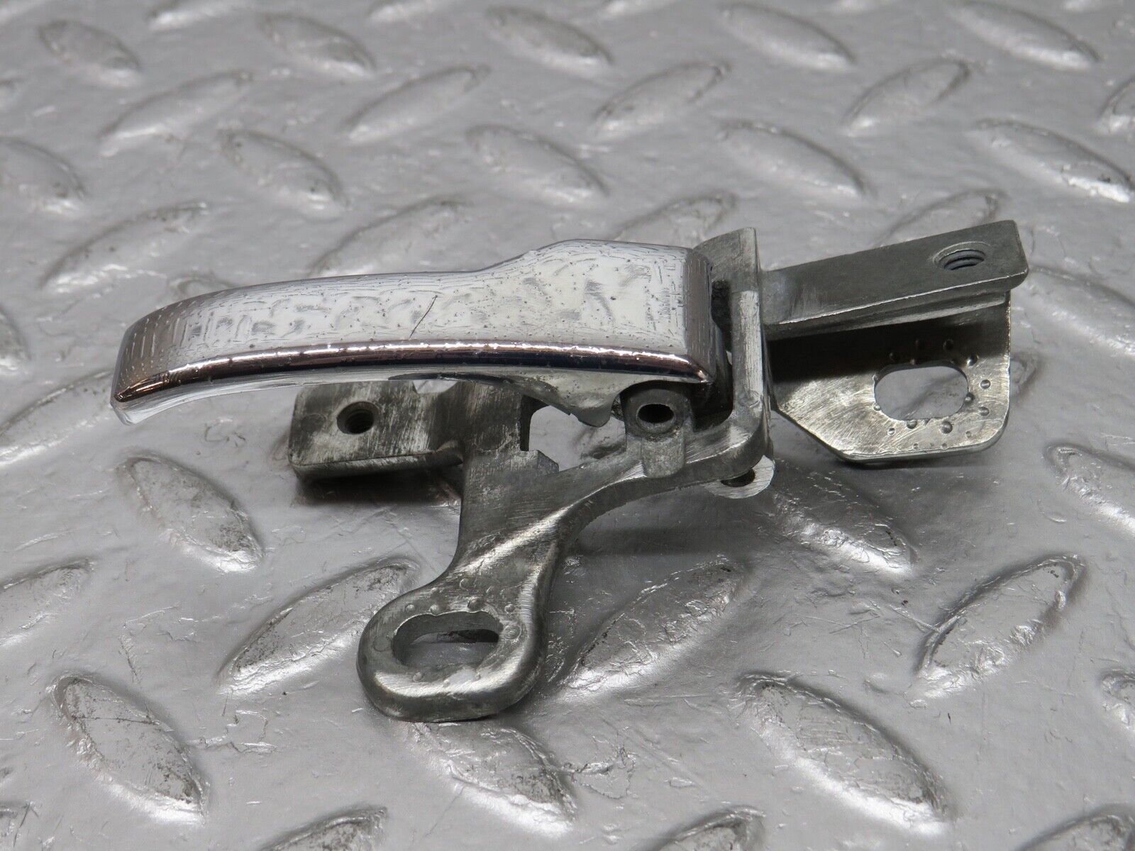 31007 Mercedes-Benz W123 230E Right Door Opener Door Handle 1237600261