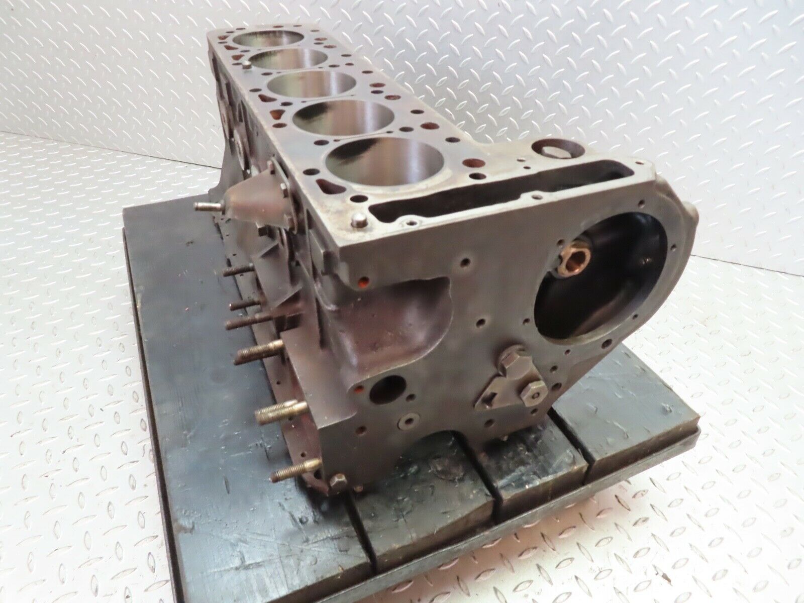 19282 Mercedes-Benz W123 300D Engine Block OM617.912 6170110201