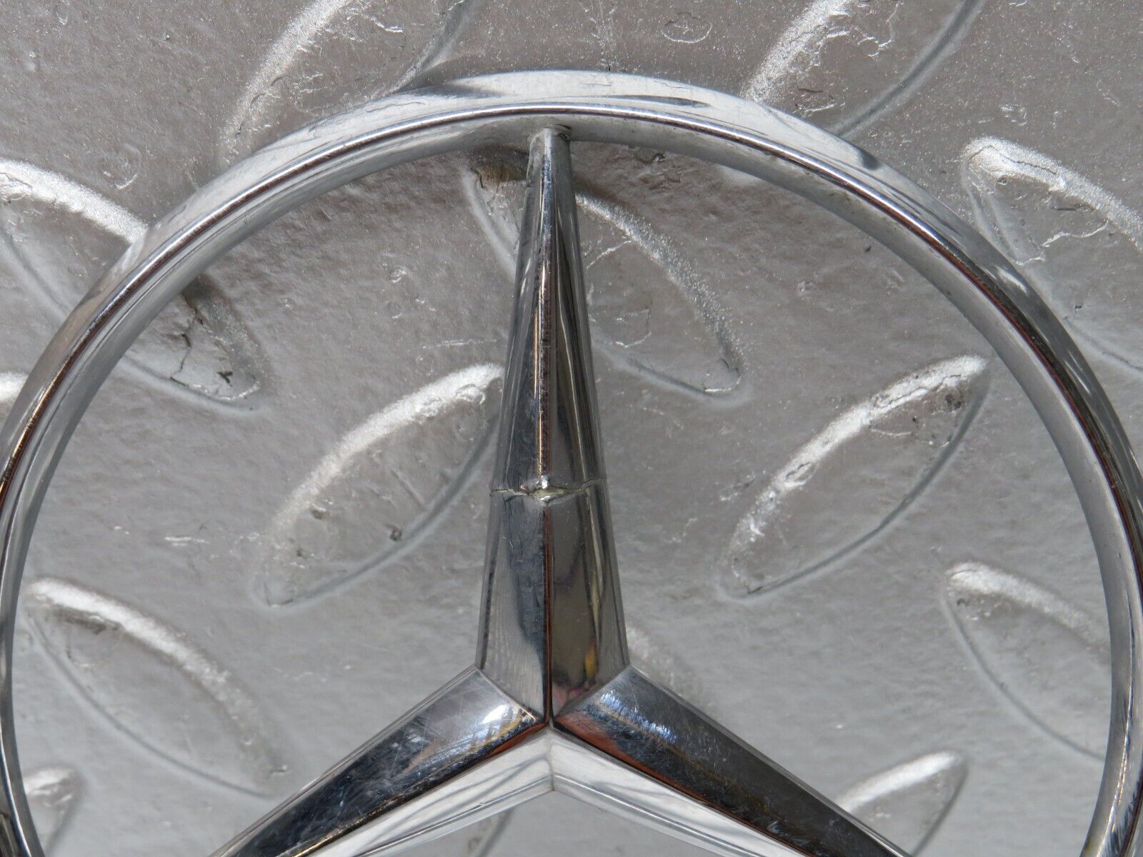 30880 Mercedes-Benz W201 190E 2.0L Chrome Rear Emblem 2017580058