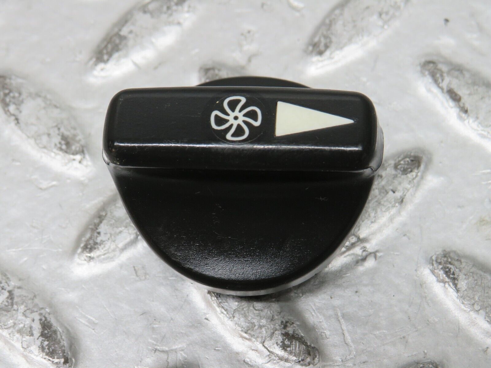 28868 Mercedes-Benz W123 230E Heater Control Knob Set