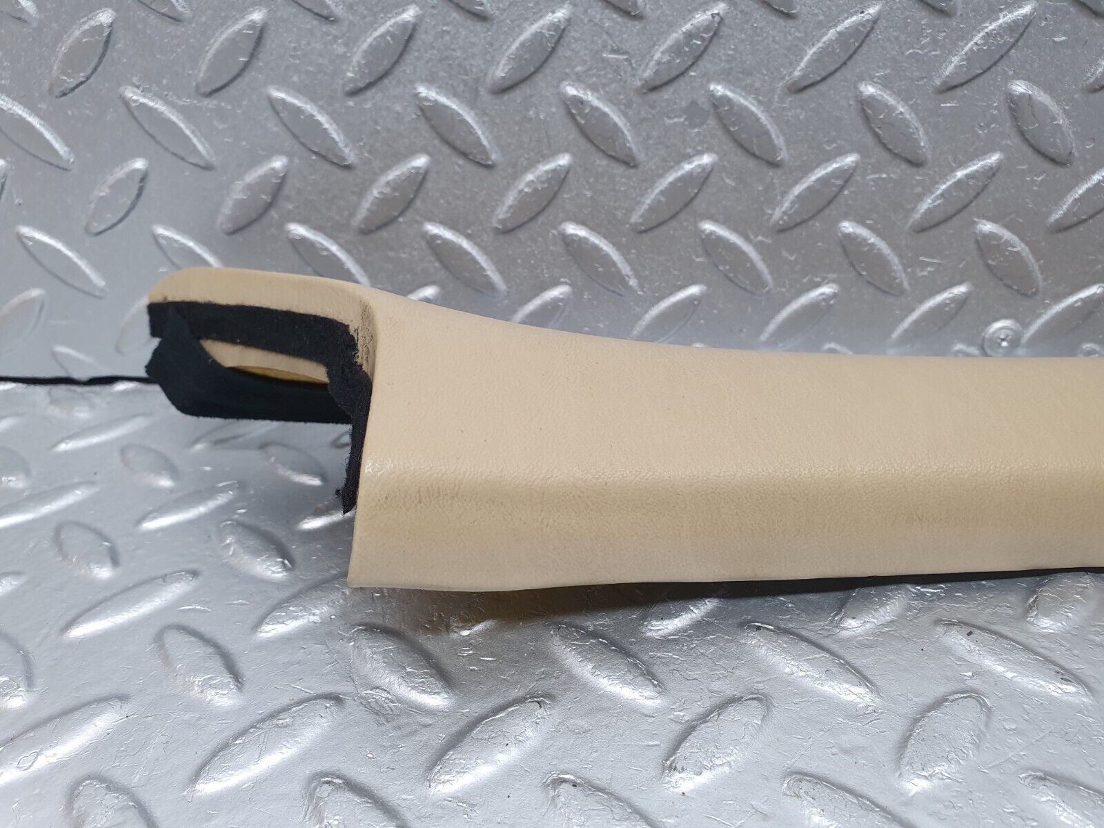 40926 Mercedes-Benz W126 300SE A Pillar Cover Right Side Beige