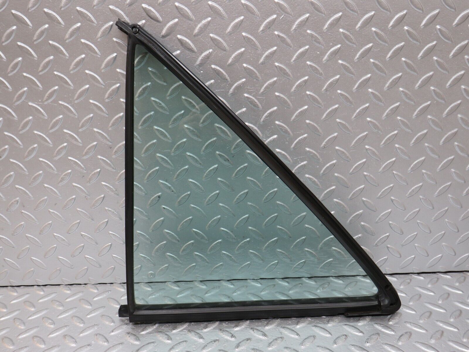 33828 Mercedes-Benz W201 190E 2.0L Rear Left Quarter Window Glass 2017350524