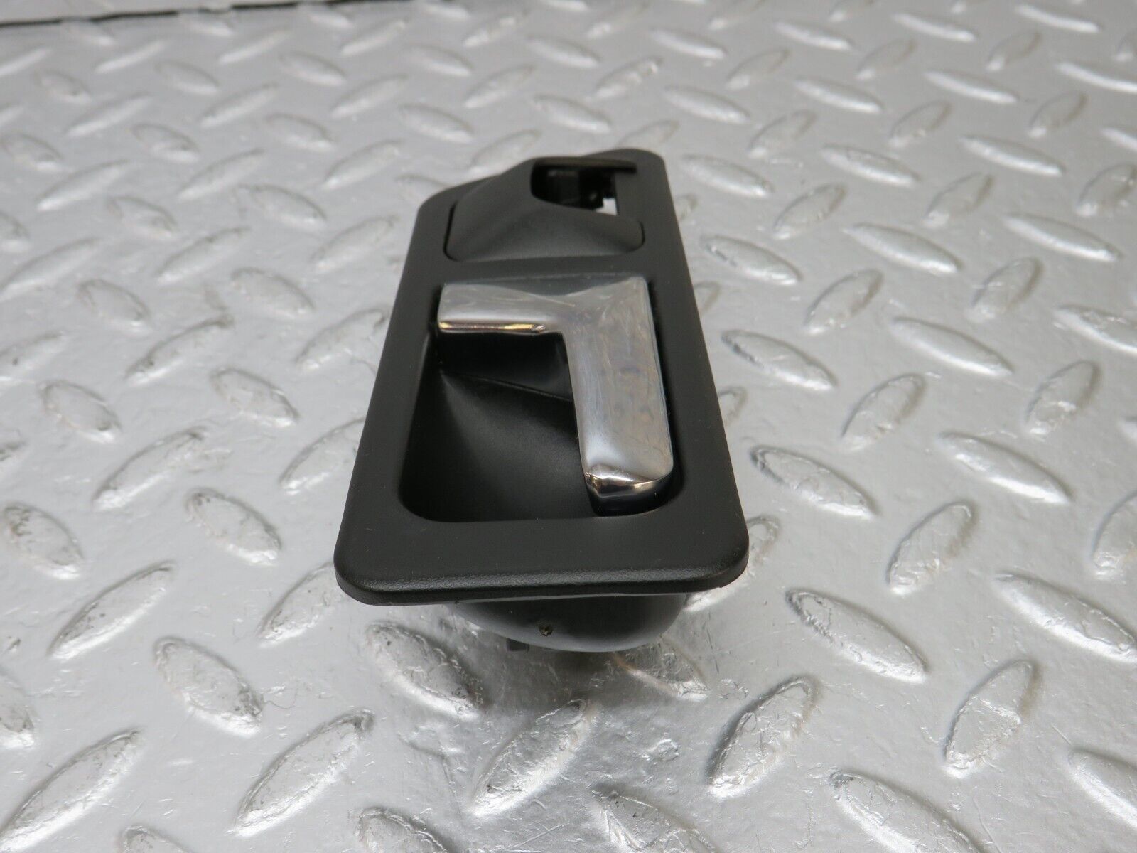 33643 Mercedes-Benz W201 190E 2.0L Right Interior Door Handle 2017660264