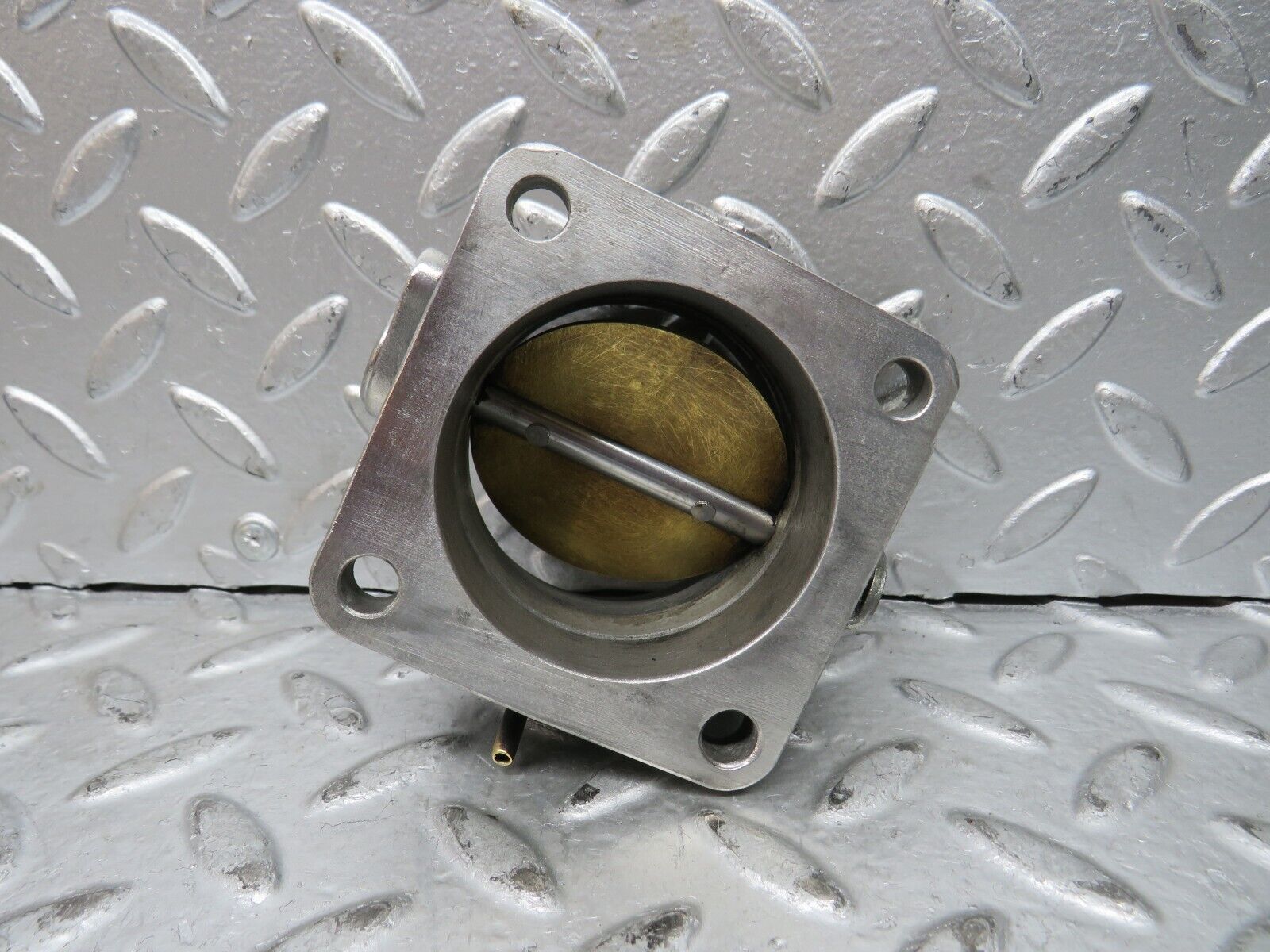 28700 Mercedes-Benz W123 230E Throttle Body Valve 0011402353