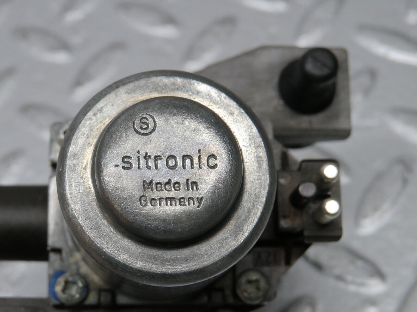 39473 Mercedes-Benz R129 320SL Coupe Heating Water Pump 0008307284 4950000001