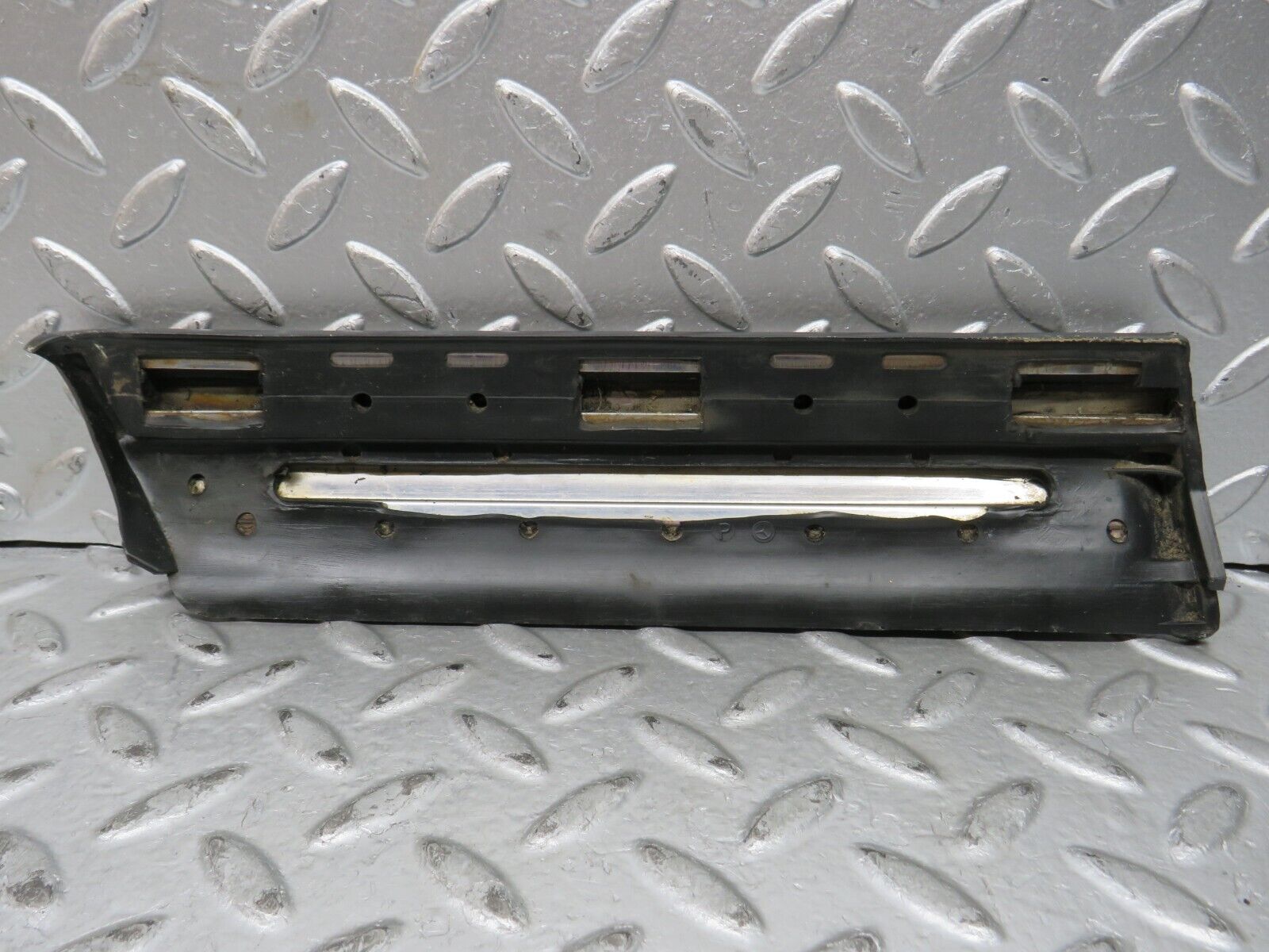 28617 Mercedes-Benz W123 280E Front Right Fender Wing Lower Moulding Trim