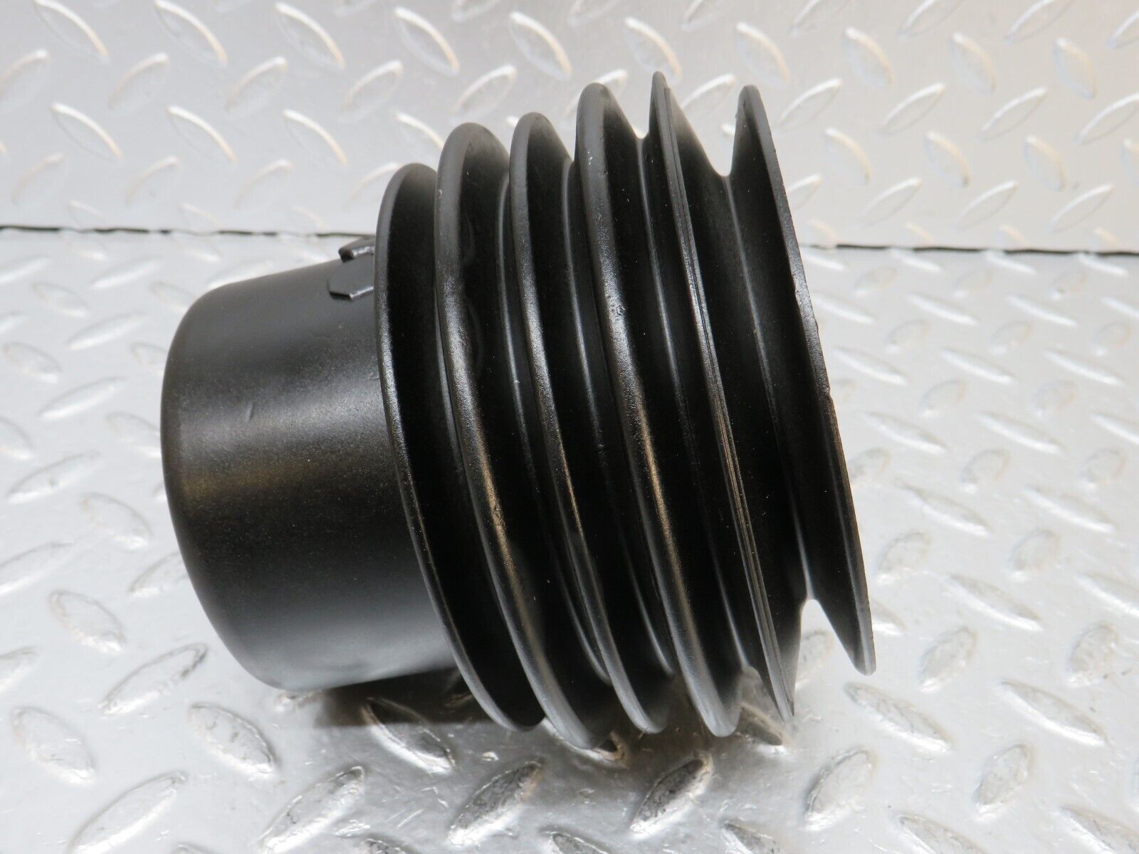 0222 Mercedes-Benz W116 350SE Crankshaft Pulley