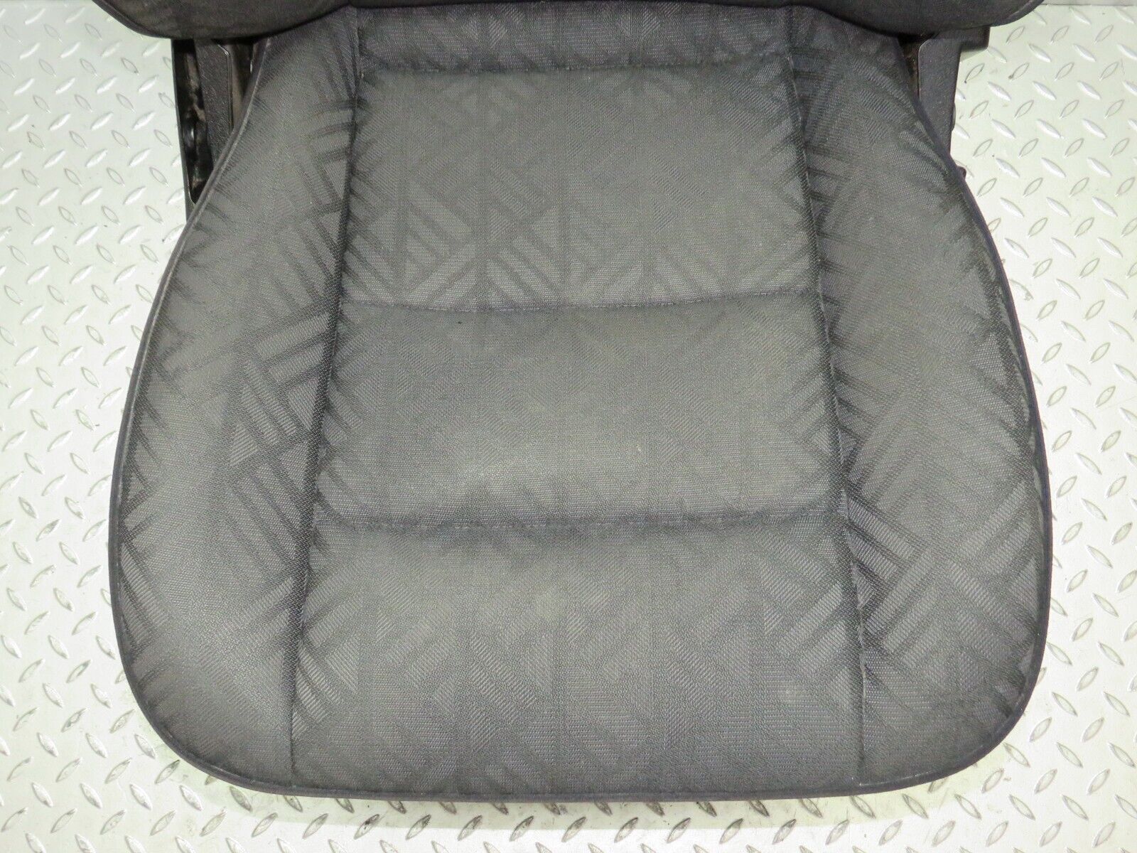 33349 Mercedes-Benz W202 C180 Front Right Driver Seat 2029101450