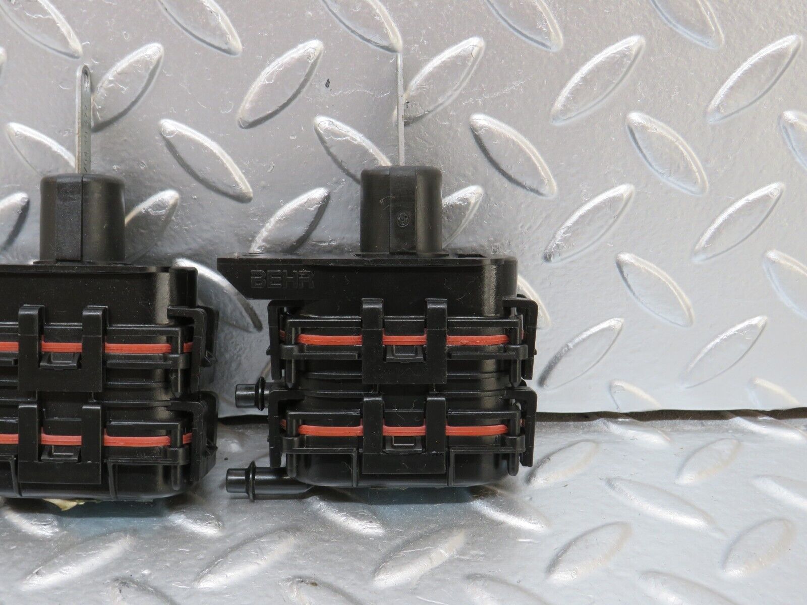 25038 Mercedes-Benz W140 S320 2x Heater Box Vacuum Actuator 9062700252