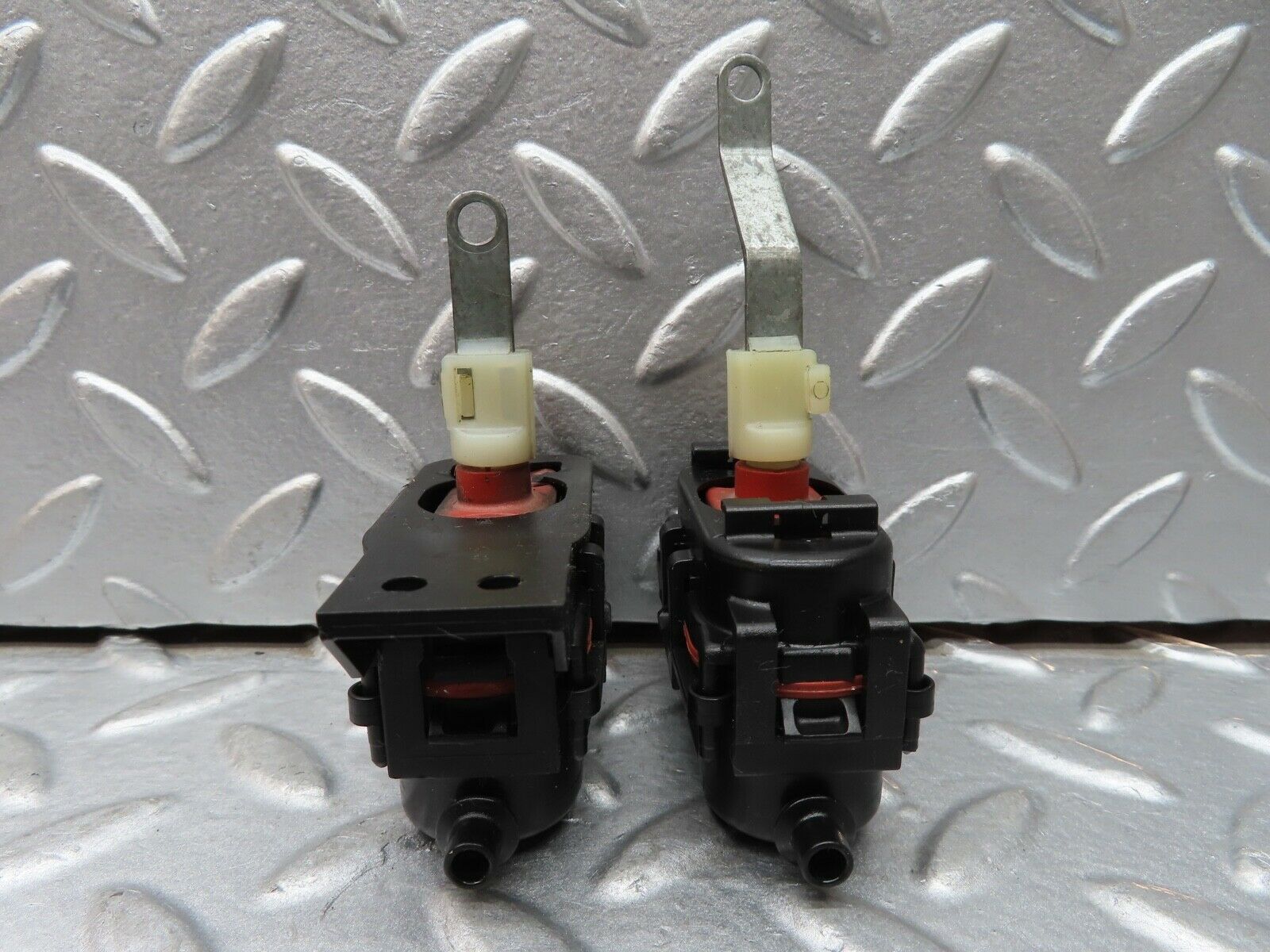 20188 Mercedes-Benz R129 300SL Coupe Heater Box Vacuum Actuator 2pcs