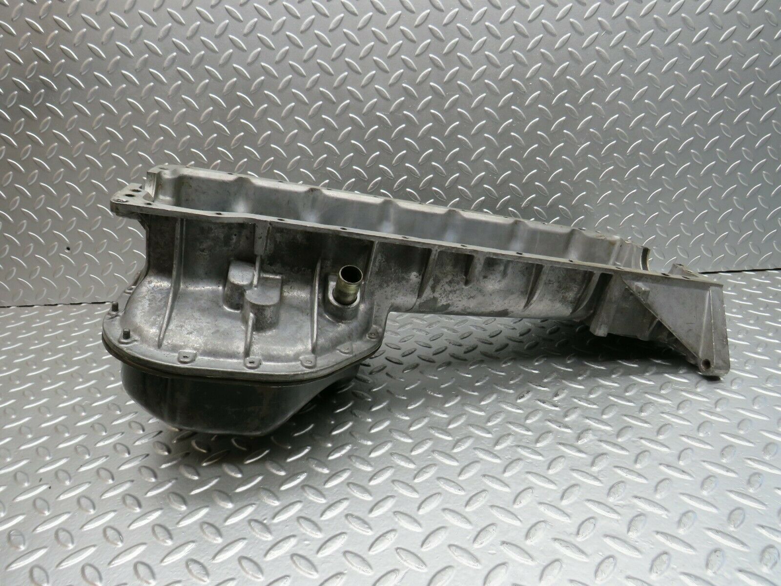 24124 Mercedes-Benz W123 280E Oil Pan Oil Sump 1100140208