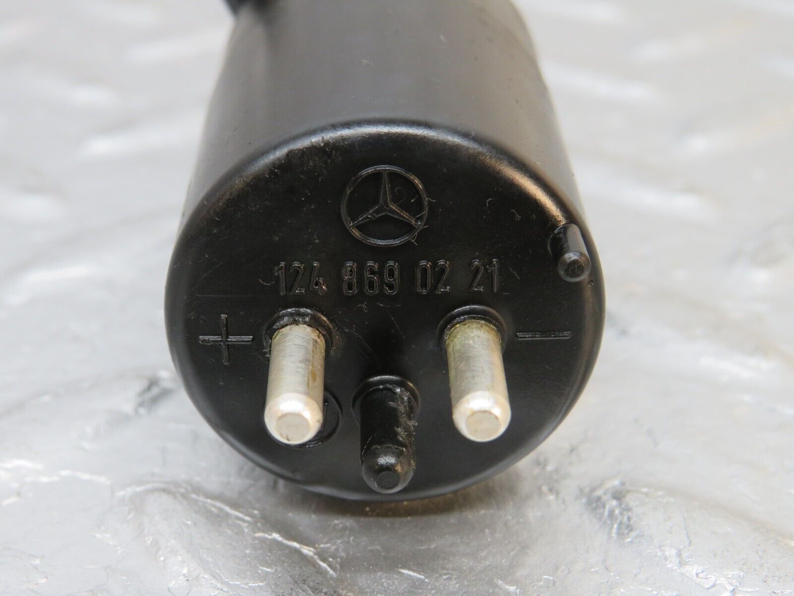 32418 Mercedes-Benz S124 300TE Wagon Windscreen Washer Pump Hella 1248690221