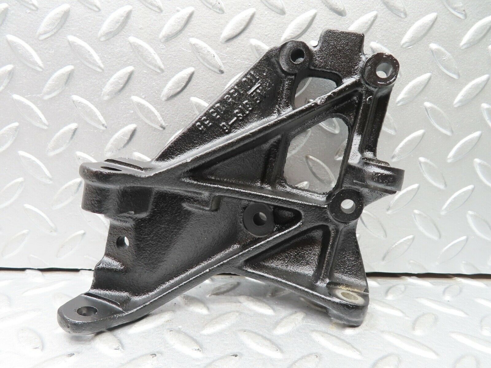 20376 Mercedes-Benz W114 280CE Coupe Alternator Generator Bracket 1101550335