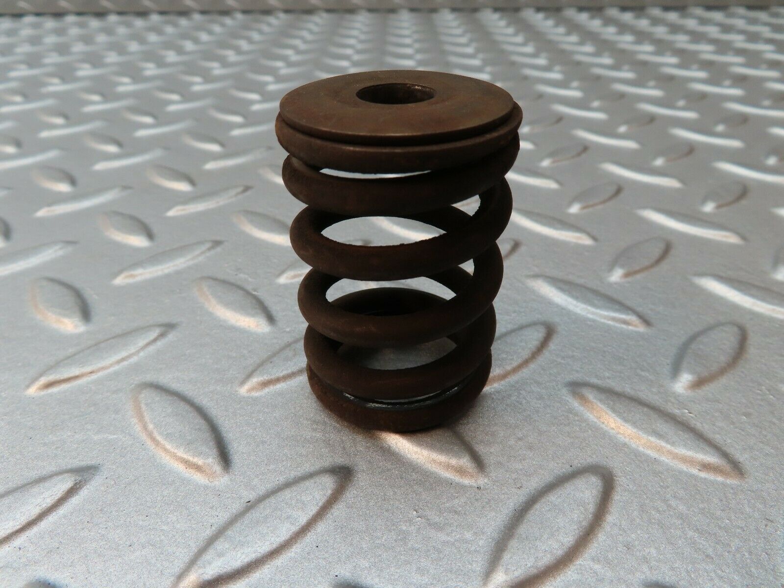 4014 Mercedes-Benz S123 200T Wagon Engine Valve Spring