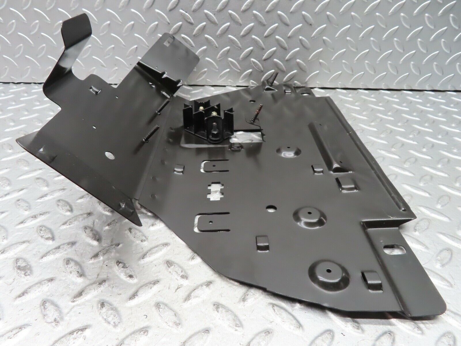 19693 Mercedes-Benz C140 CL420 Coupe Trunk Fuse Relay Bracket Holder