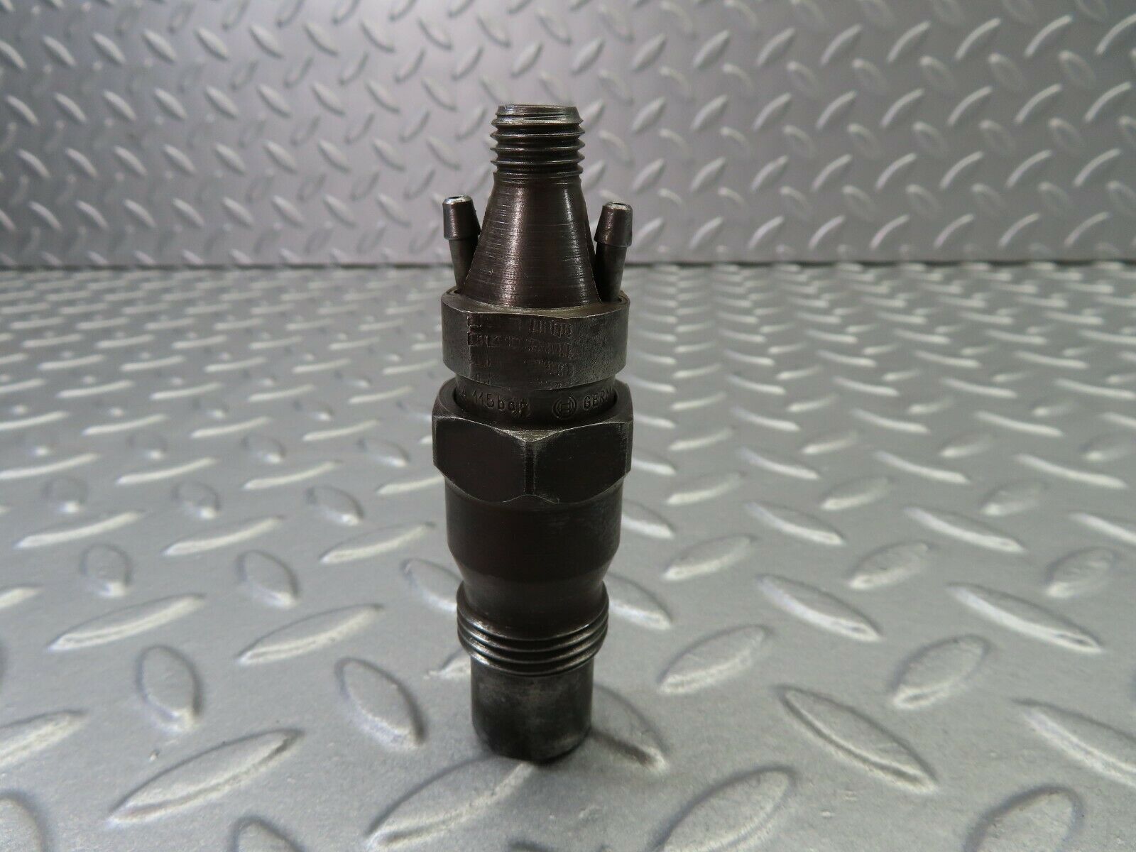 7957 Mercedes-Benz W116 Fuel Injector Bosch OM617