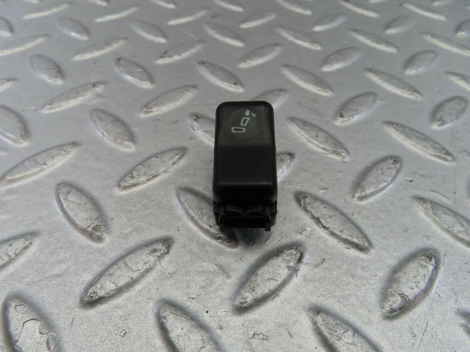 9270 Mercedes-Benz C124 300CE Coupe Rear Headrest Release Control Switch